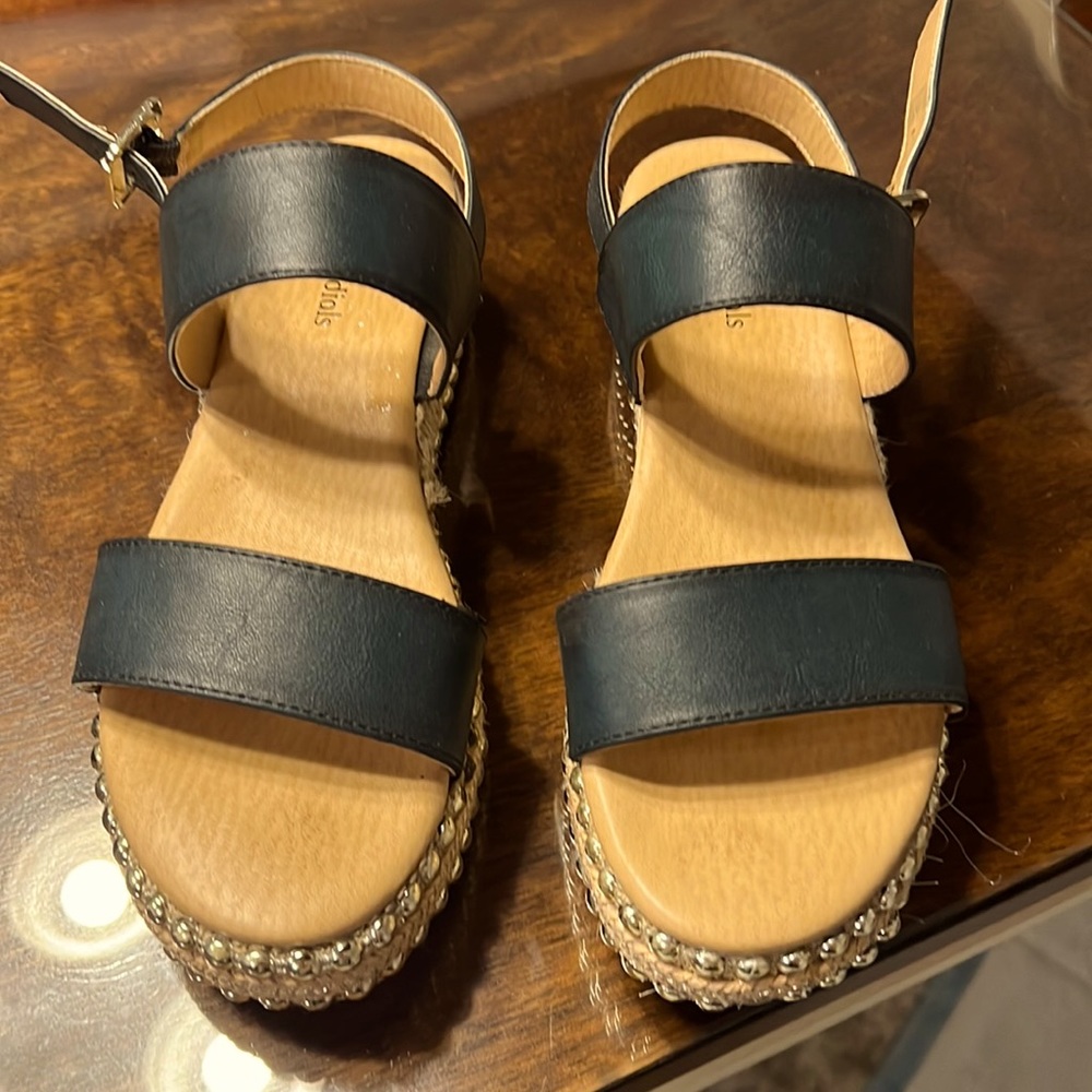 Summer strap sandals size 8
